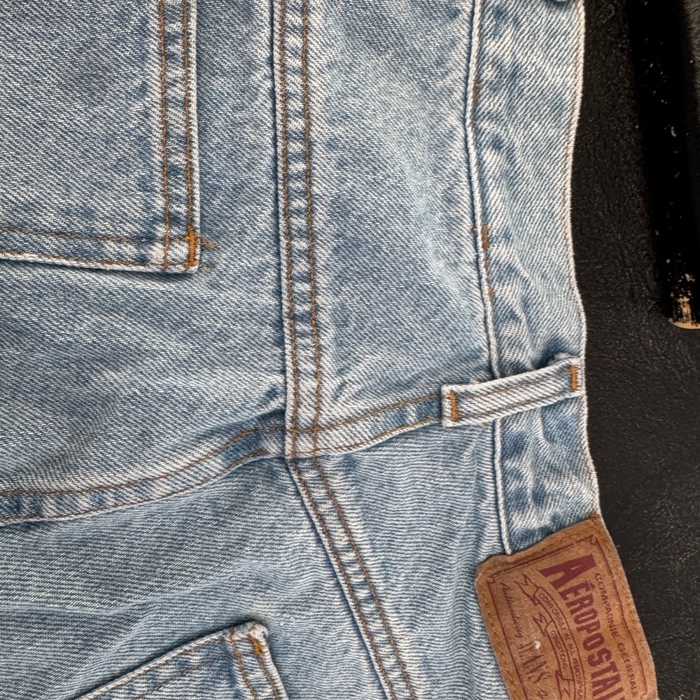 Aeropostale light denim perfect fit Jean. Straight leg. Like New. Stone washed - Picture 8 of 9